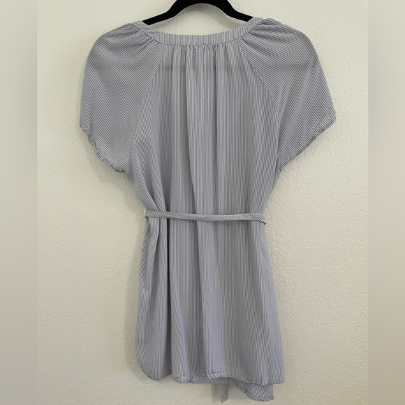 Isabel Maternity Baby Blue Striped Short Sleeve Button-Down Shirt, Medium - Picture 3 of 5